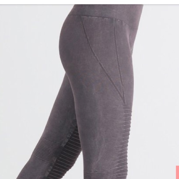 Nikibiki Moto Leggings In Vintage Shark Gray Color - Picture 2 of 8